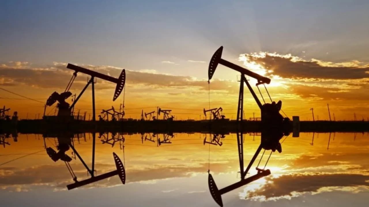 Dështimi i bisedimeve, “shpërthen” sërish nafta, çmimi kapërcen 100 dollarët për fuçi