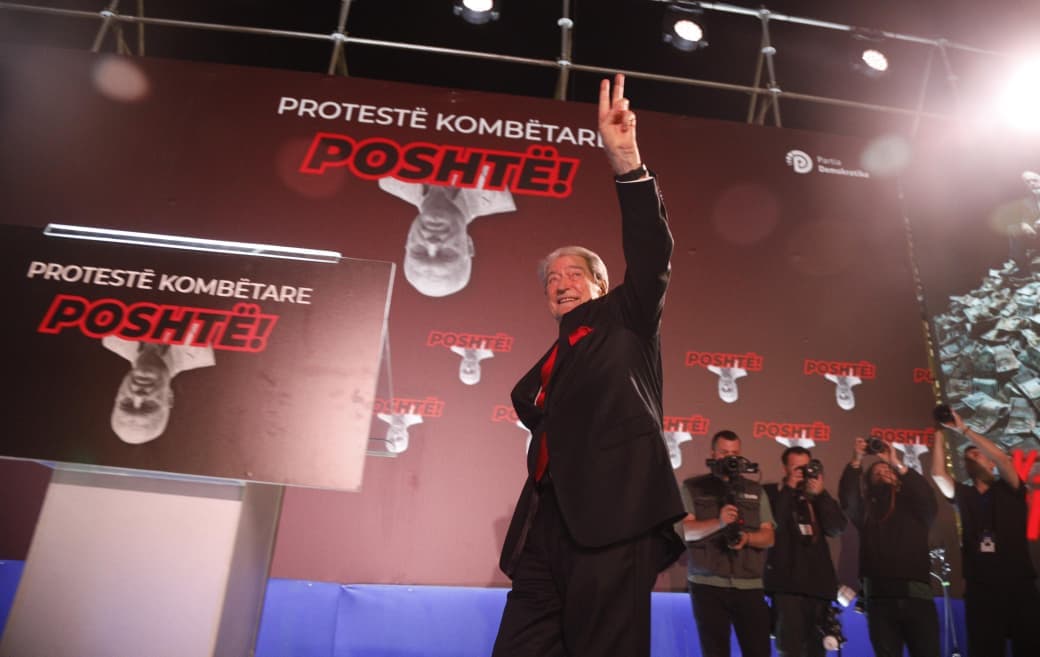 “Jemi shpresa e vetme”/ Berisha flet nga foltorja: Seriali më gjigant i protestave që ka njohur Shqipëria
