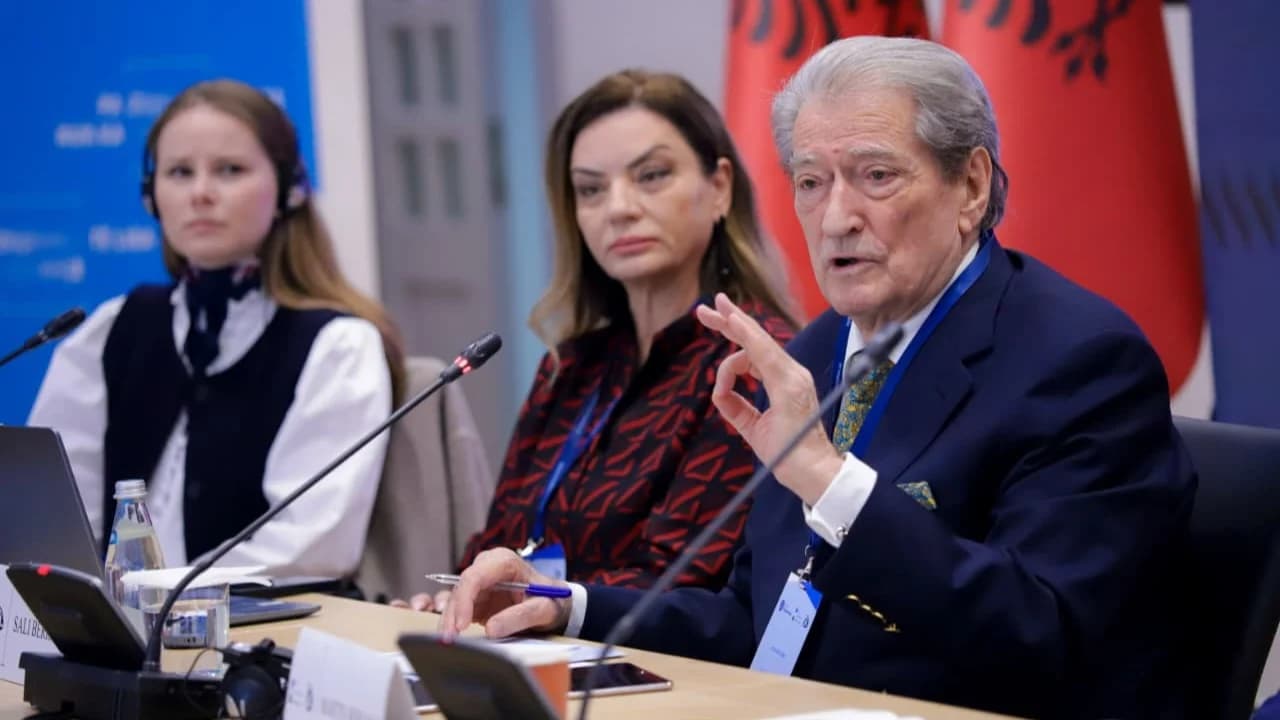 “1.1 milion shqiptarë janë larguar”, Berisha: Vendi po boshatiset, ka krijuar në Shqipëri dëshpërim