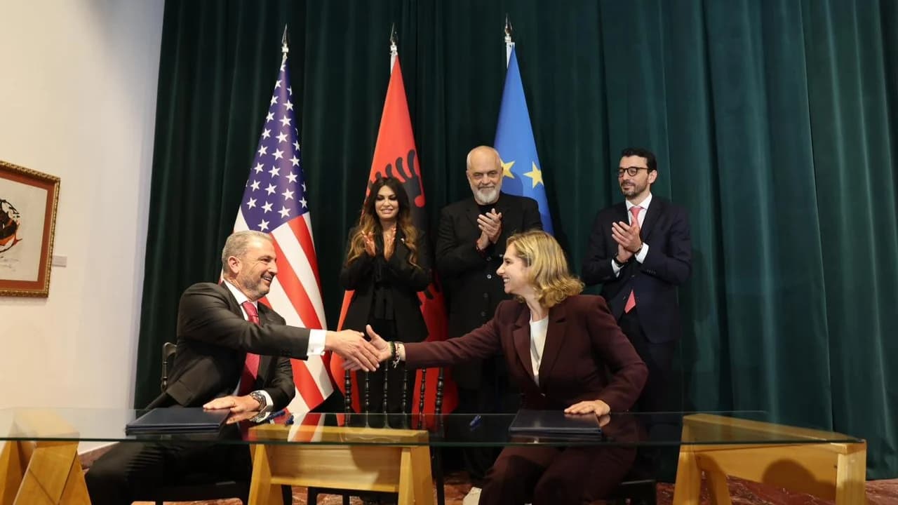 Shqipëria firmos marrëveshjen 6 miliardë USD me SHBA për gazin, Rama: Vlora kthehet në pikë kritike për energjinë