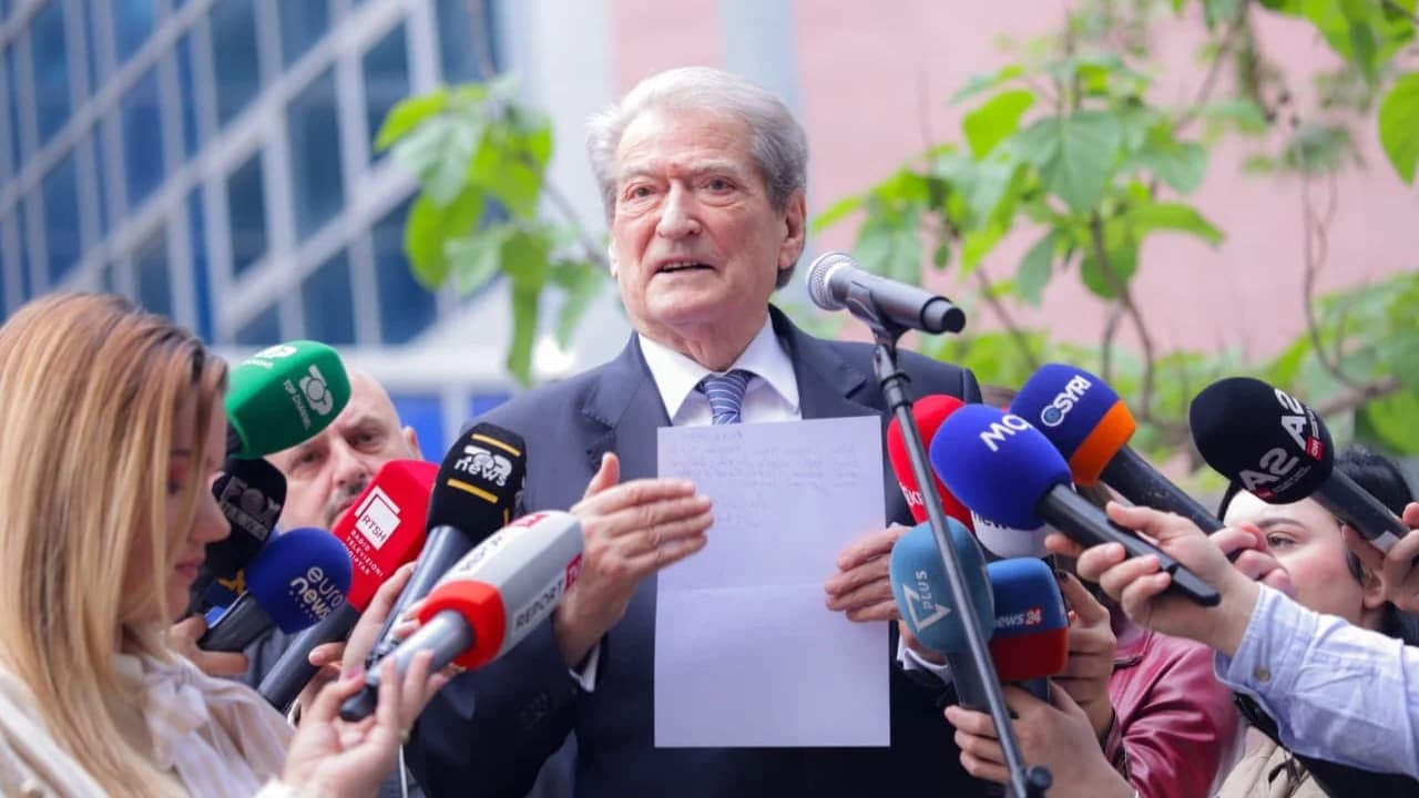 A do përballet në gjyq me Ballën? Berisha për socialistin: Është autori i shpifjes së dosjes ‘Partizani’. Nëse më kërkohet…