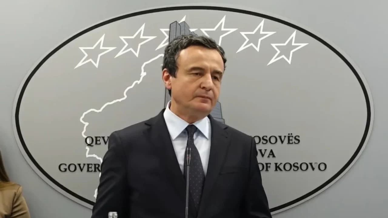 LDK paraqiti dokumentin me 15 firma për Vjosa Osmanin, Kurti: Një listë pa emër, nuk kishte qëllime të qarta