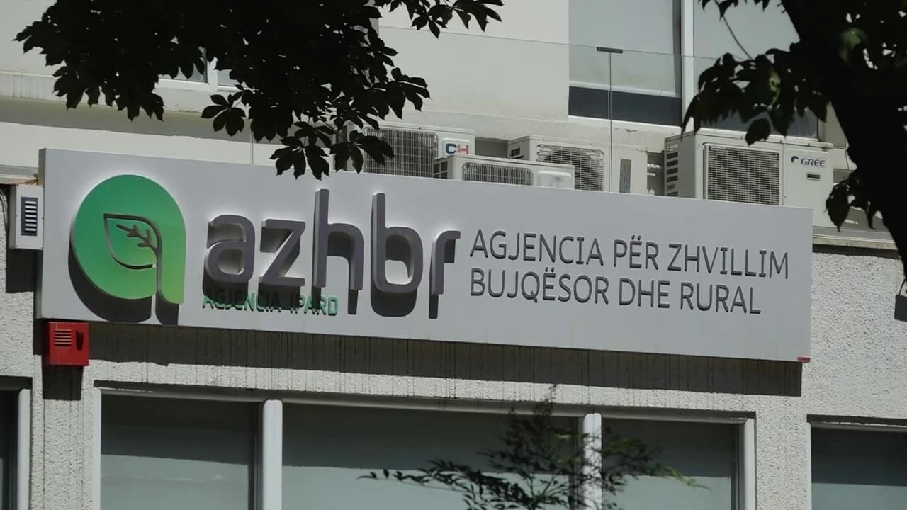 Skema e subvencioneve në rrezik, keqmenaxhimi mes Ministrisë së Bujqësisë dhe AZHBR vë në pikëpyetje fondet për fermerët