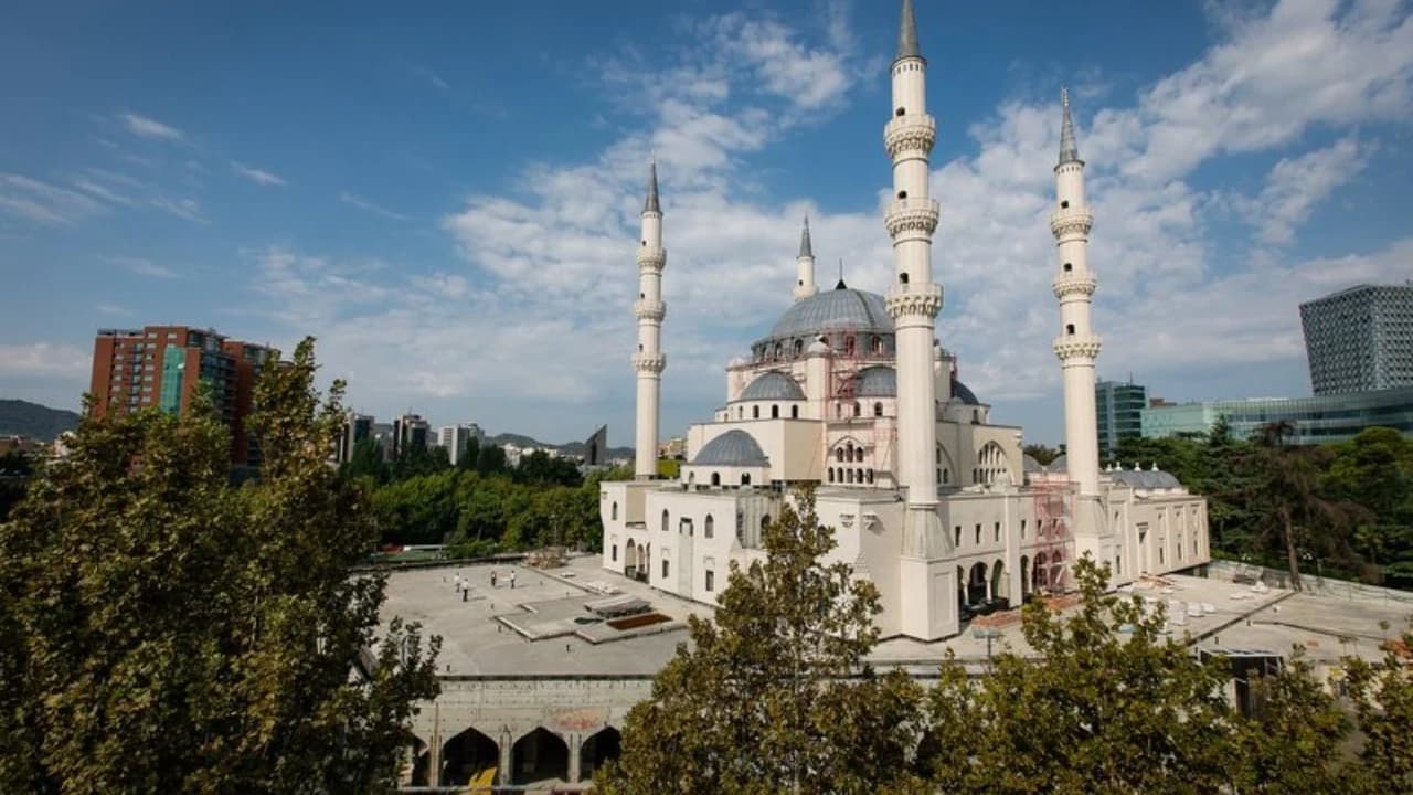 Udhëzimi për terapinë hormonale te të miturit, KMSH kundër: Shoqëria s’duhet të normalizojë praktika që krijojnë paqartësi në raport me natyrën njerëzore