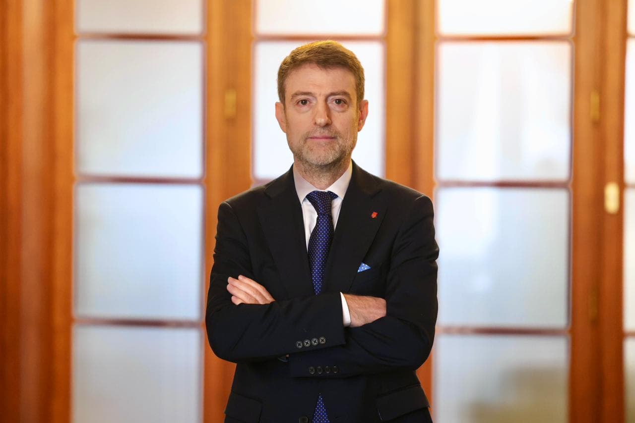 Aktivisti shqiptar mes të ndaluarve nga Izraeli, reagon ashpër Tirana zyrtare: Pamje tronditëse dhe të papranueshme. Qytetarit tonë t’i ofrohet ndihma e duhur