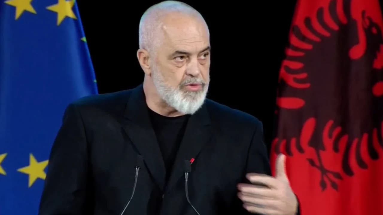 Deklaratat e Berishës për përkeqësim në Prokurimet Publike, reagon Rama: Hedh budallai një gurë në lumë dhe të vegjlit bëjnë si të mençur për ta nxjerrë