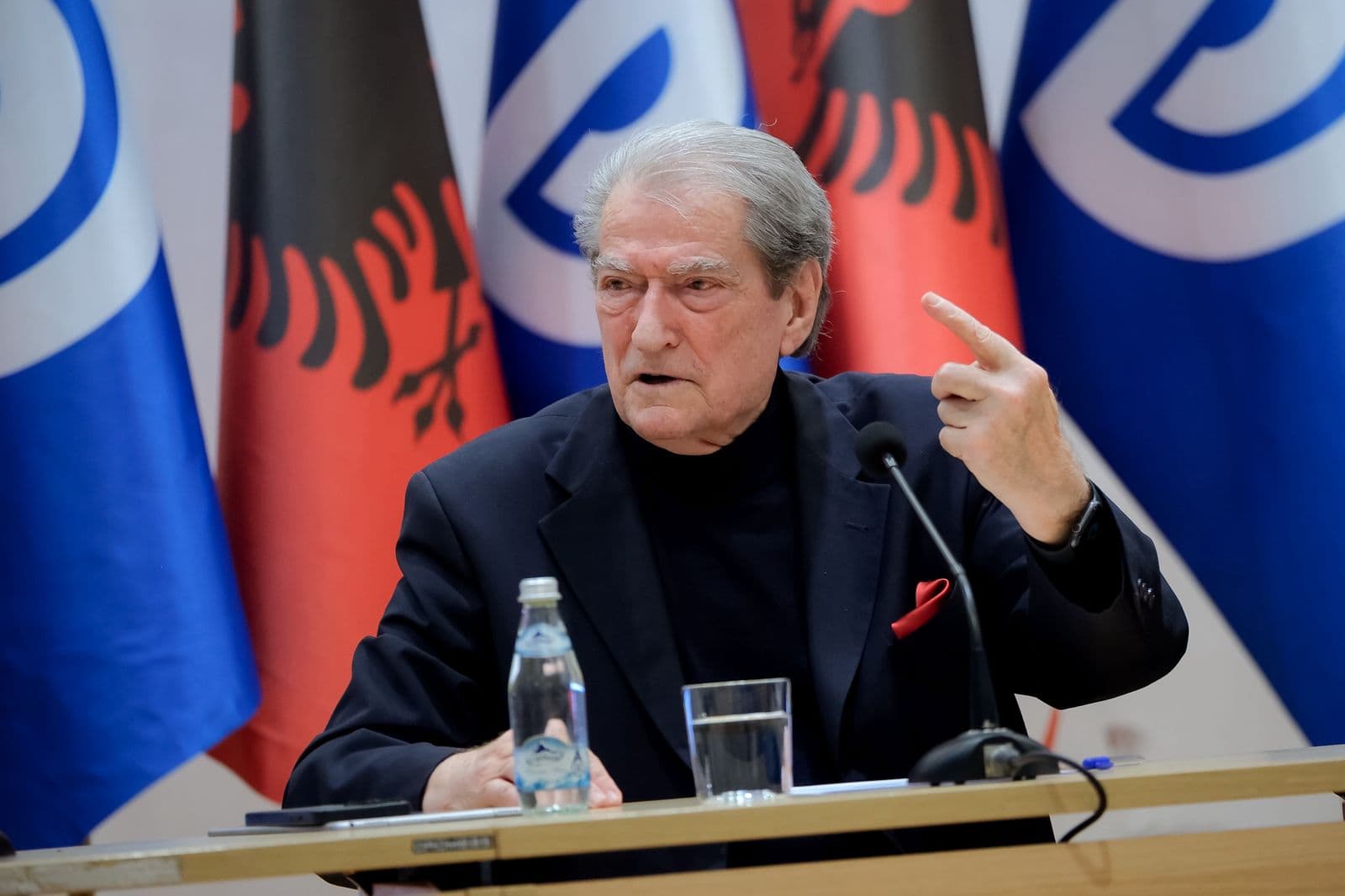 “66 vite zero marrëdhënie?”/ Akuza e re e Berishës: Rama po fsheh gjurmët e axhendës pro-ruse dhe lidhjes me Vuçiçin