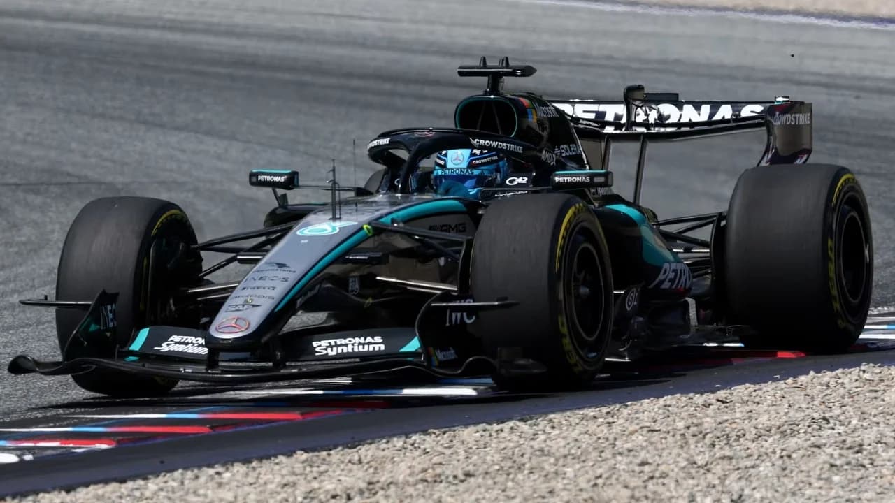 Formula 1/ Russell dominon Austrinë, britaniku rihap kampionatin dhe i afrohet shokut të skuadrës, Ferrari katranos çdo gjë