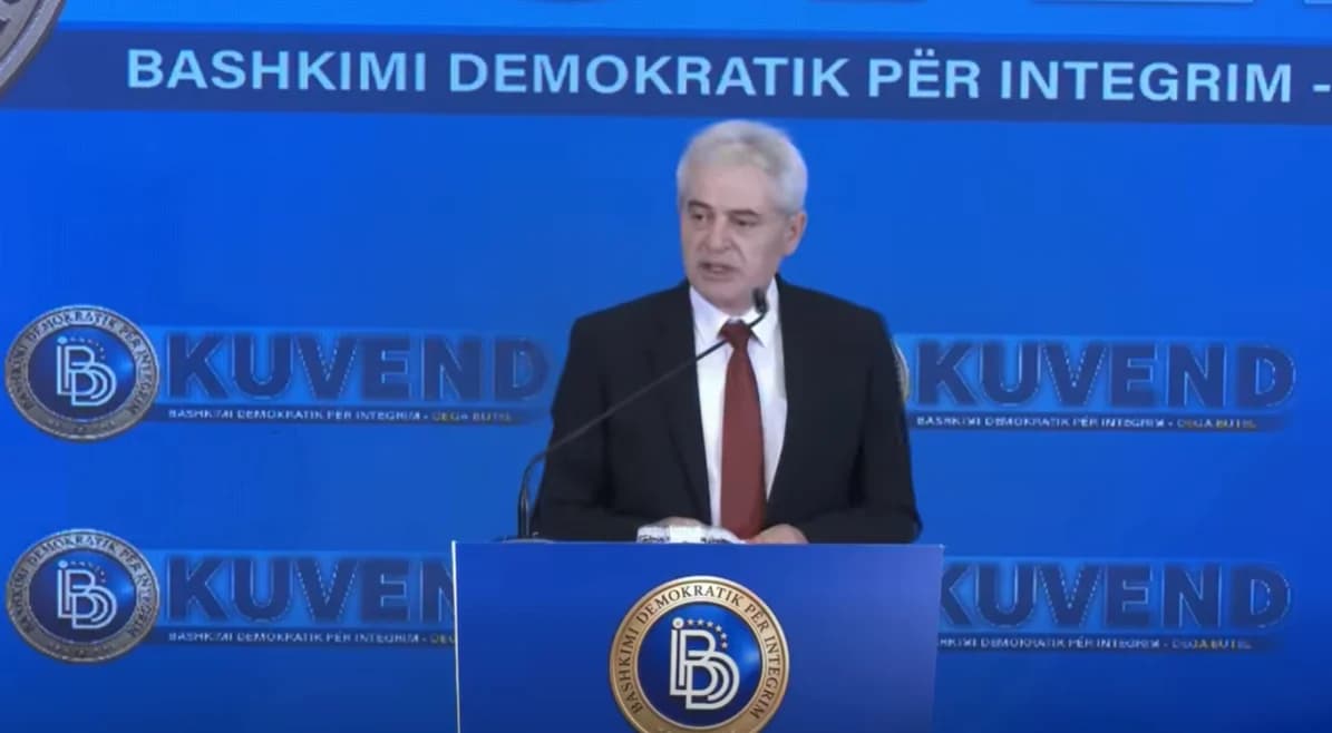 Ali Ahmeti mesazh për protestat në Tiranë: Nuk dihet nga e kanë kokën, ata në shesh kanë rënë në grackën e armiqve të Shqipërisë