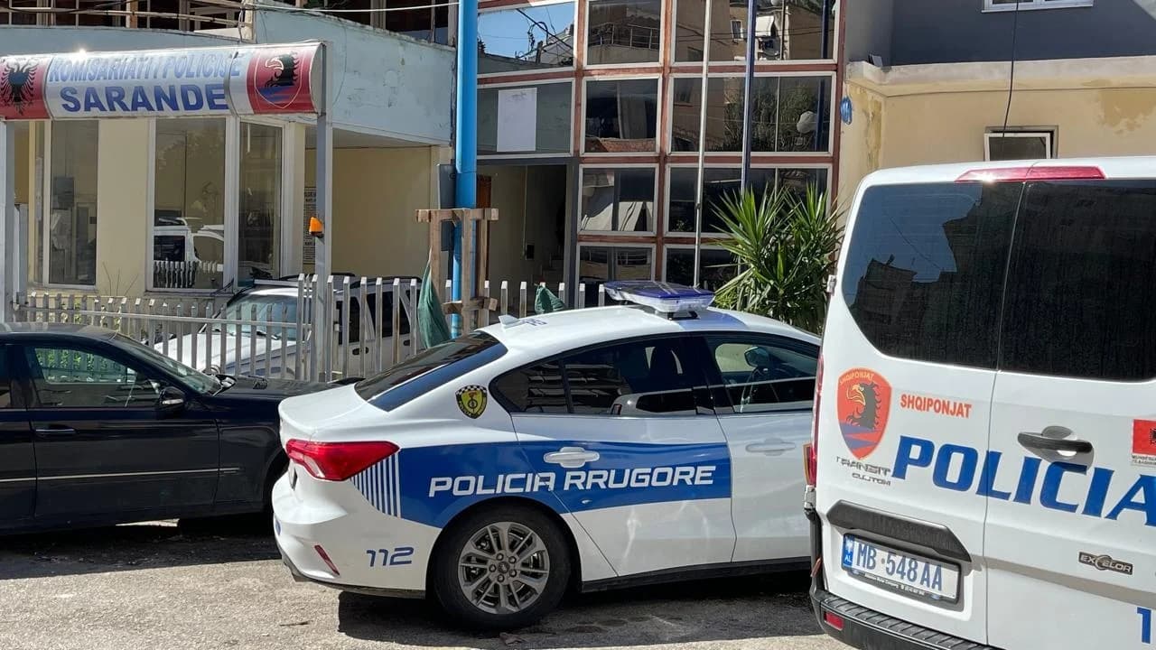 Ndërtoi një kat pa leje në shtëpinë e babait të tij, përfundon nën arrest efektivi i policisë së Sarandës