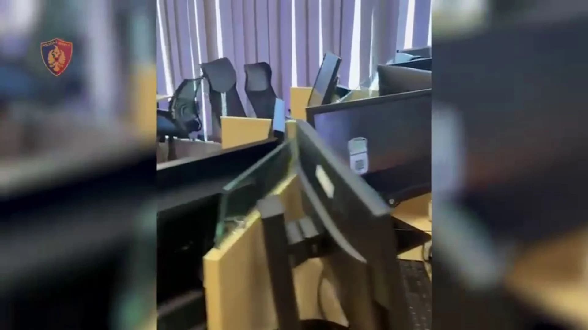 Mashtronin qytetarë të huaj dhe iu merrnin para me anë të call centerave, arrestohen 7 persona, procedohen penalisht 27 të tjerë