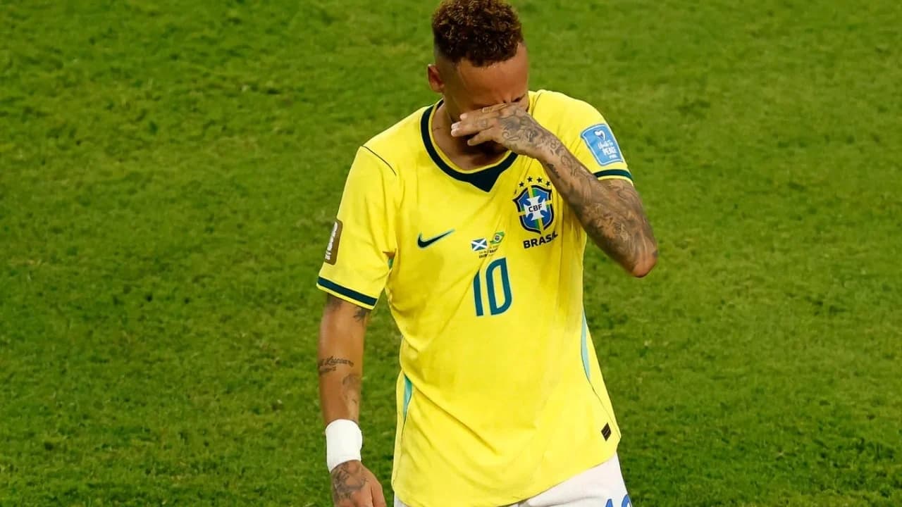 I gjithë stadiumi në këmbë! Momenti kur Neymar rikthehet në fushë me Brazilin, ylli i Santosit nuk i mban dot lotët