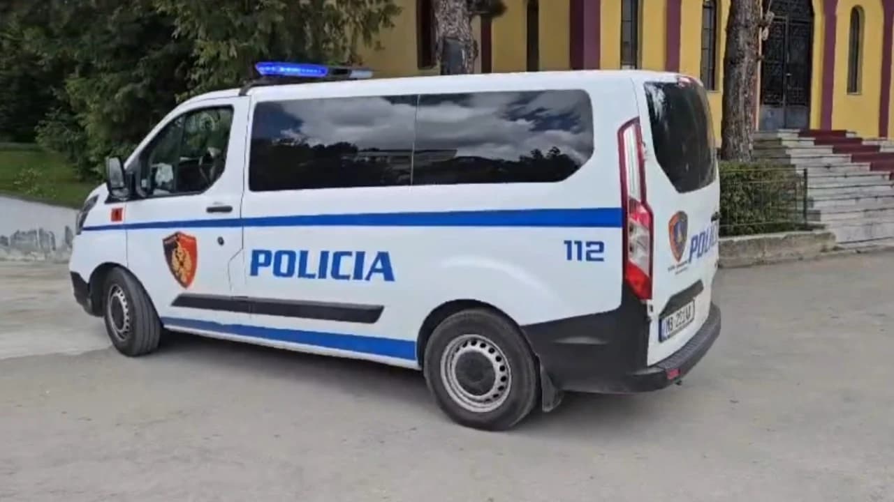 Dhunoi me grushte e shkelma një shtetas dhe i shkaktoi plagë të rënda, arrestohet 31-vjeçari në Kolonjë