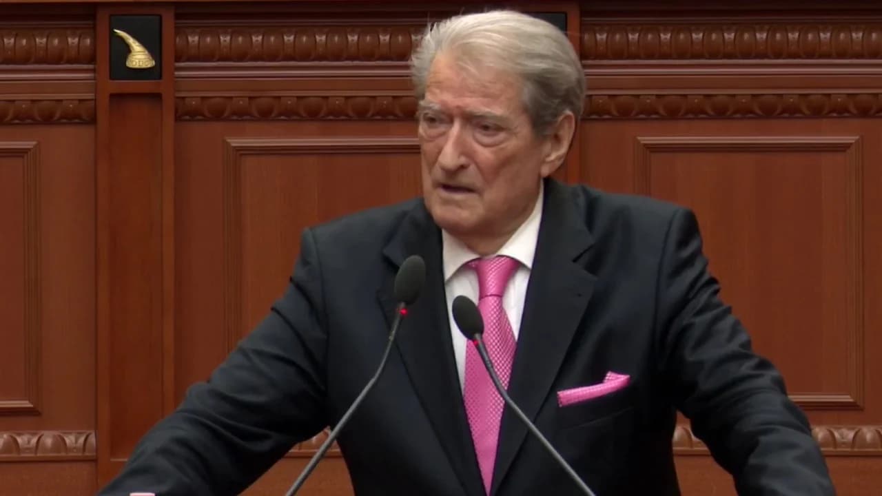 Huaja 302 mln dollarë nga SHBA/ “Jemi pro, por nuk e votojmë”, Berisha pas mbylljes së seancës: Kalimi në procedurë të përshpejtuar, shkelje kushtetuese