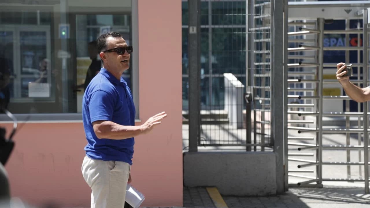 “Në Aruba nuk ka pasur politikanë”, avokati i Artur Shehut, Kujtim Cakrani: Zvërneci është tokë e trashëguar, pronari ja shet kujtdo