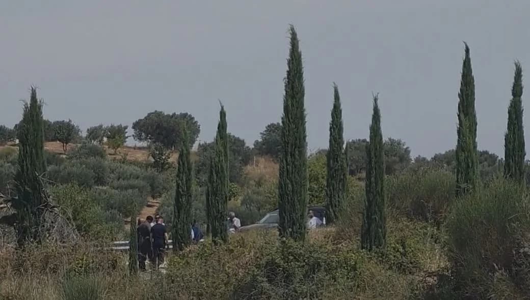 U mor peng nga ish-i fejuari pasi i vrau të atin dhe plagosi të ëmën, 24-vjeçarja dëshmon në polici, nëna e saj në gjendje kritike