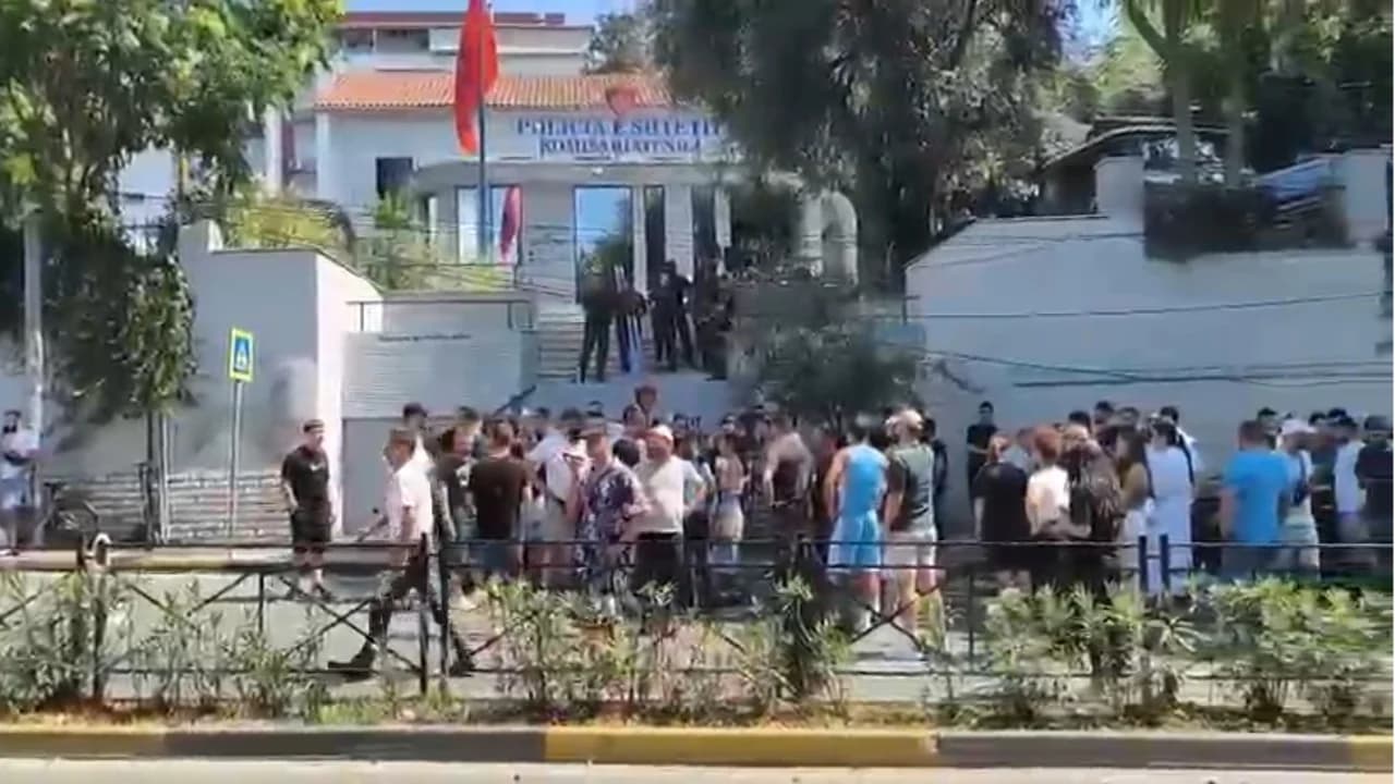 “Lironi çunat”/ Organizatorët e protestës letër ambasadave të huaja: Policia tejkaloi kompetencat, u përdor për të frikësuar qytetarët