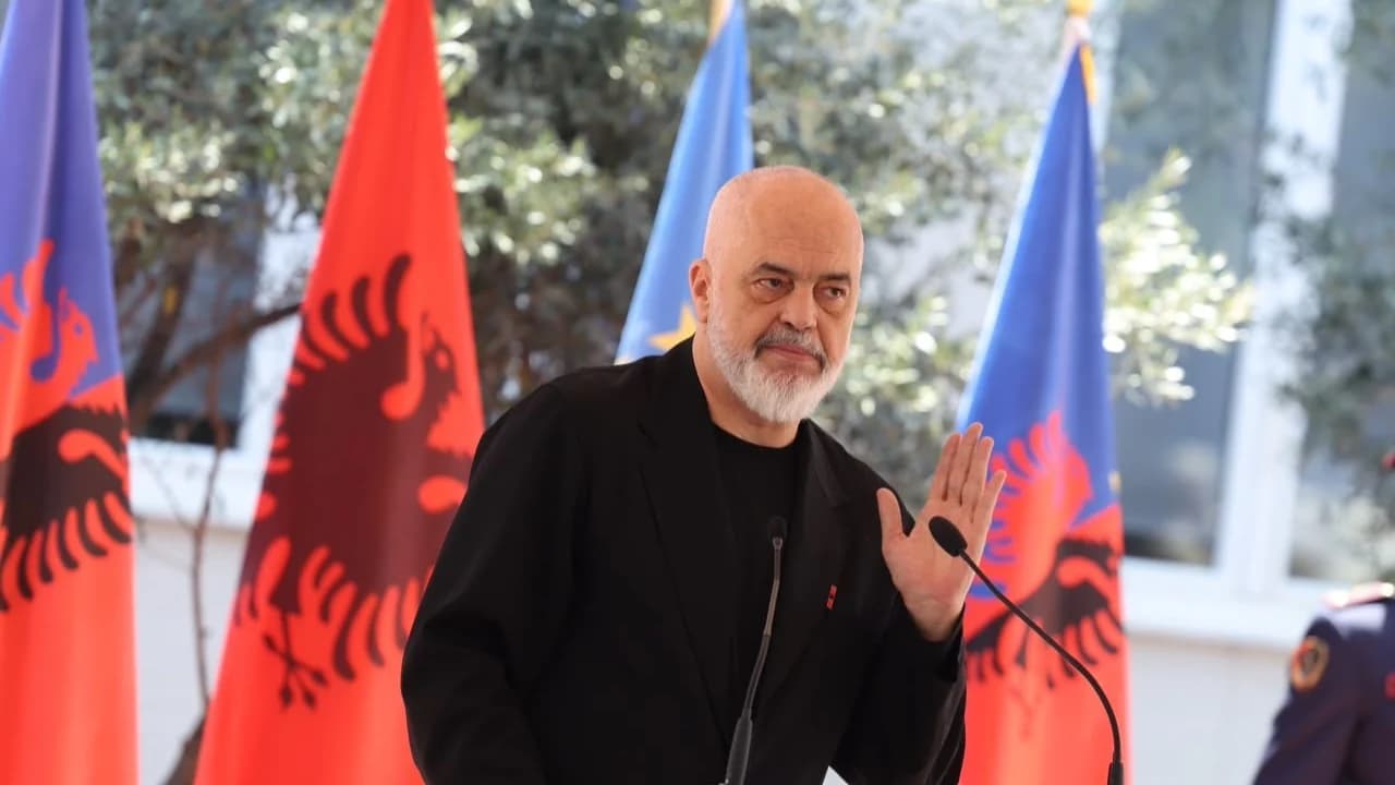 “Flamingot më kanë bërë të mendoj thellë”, Rama thellon kthesën për protestën, por nuk heq dorë nga Paketa e Maleve: Do të jetë histori suksesi