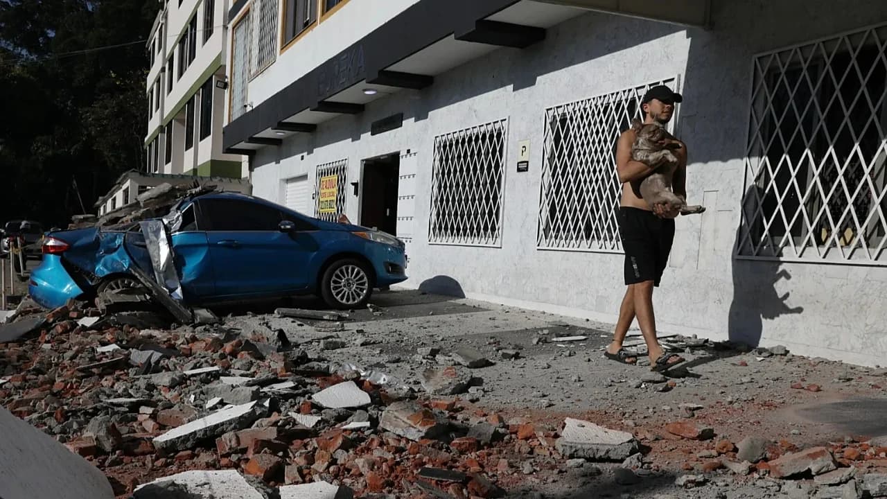 Tërmet i fuqishëm me magnitudë 7.4 në Kolumbi, disa persona të lënduar, banorët vrapojnë të tmerruar