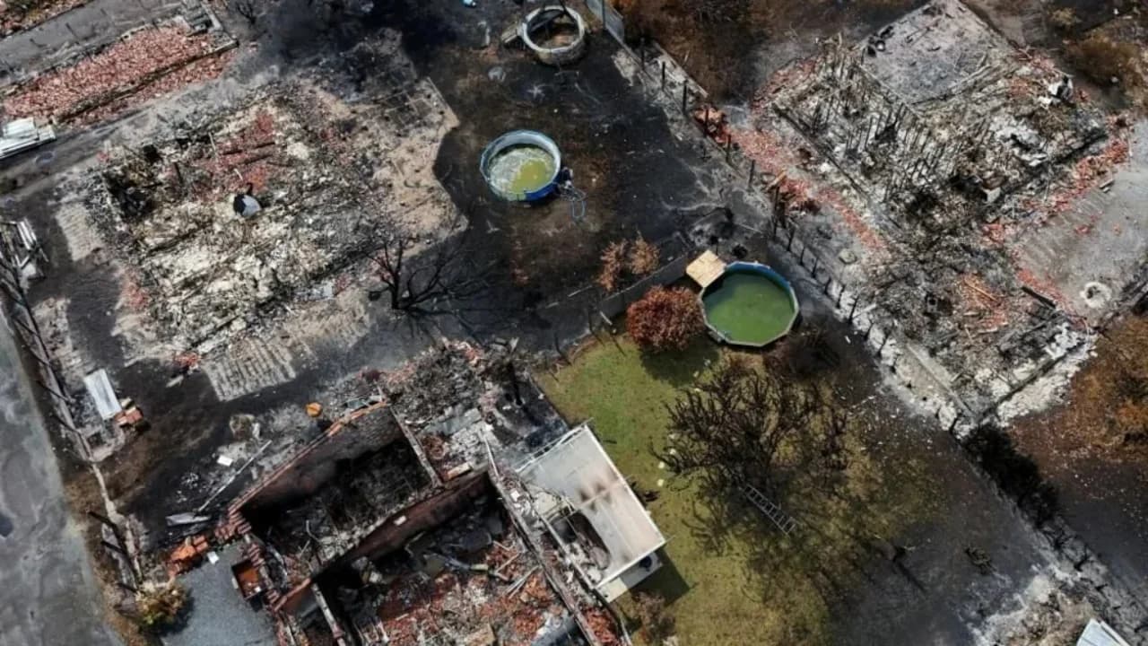 Katastrofa natyrore bën gjetjen historike/ Zjarret në Francë zbulojnë arsenalin e armëve të Luftës së Dytë Botërore, 400 predha shpërthejnë nga nxehtësia