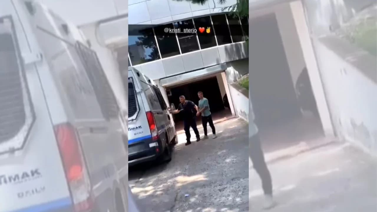 “Ndoshta më shikoni në kronikën e zezë”, vrau shokun e fëmijërisë, momenti kur Kristjan Sterjo pritej si ‘hero’ kur dilte nga paraburgimi