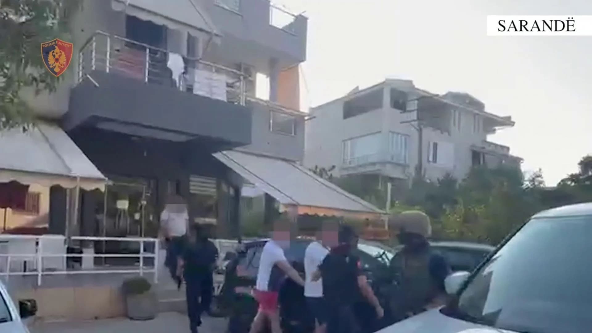Dhunimi i shefit të krimeve në Sarandë/ Në pranga 6 persona, procedohen dy efektivë, policia jep detajet: Bakalli u godit nga rojet e lokalit dhe…