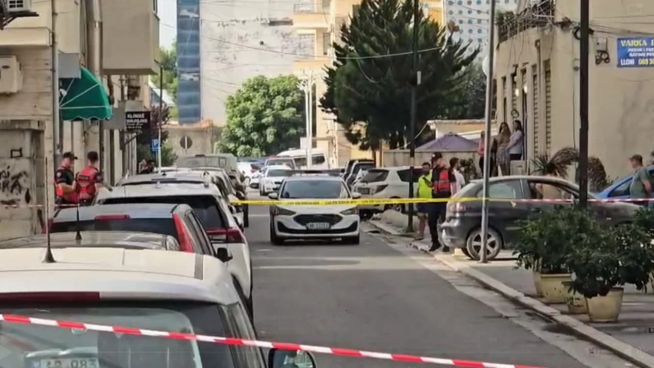 Objekt i dyshimtë në Durrës, policia vendos perimetrin e sigurisë, dyshohet për bombë të komanduar