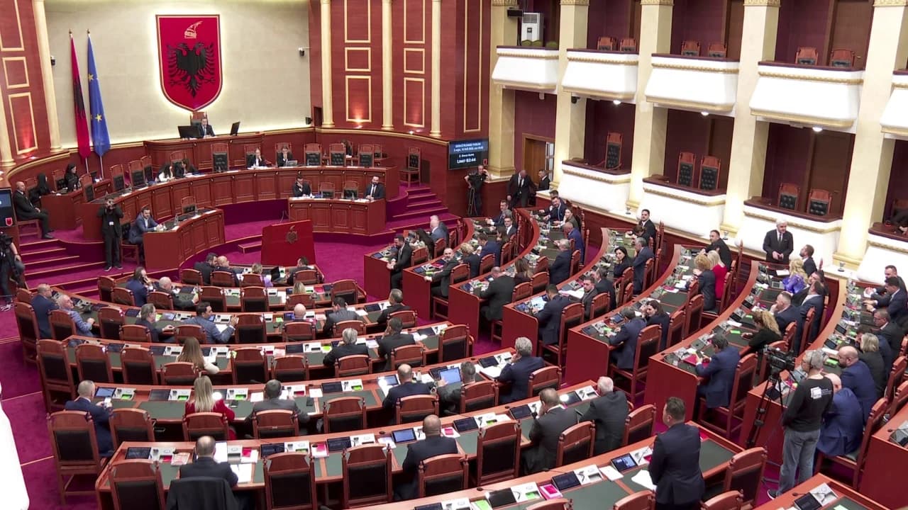 Nga dietat te shpenzimet për karburantin/ Mbi 700 mijë euro për deputetët në korrik, u rimbursuan për qiratë edhe ata që deklaruan miliona euro