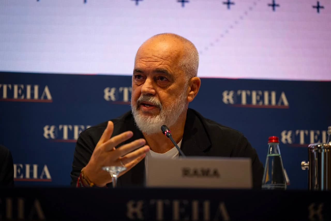 “Po më merr Putini në telefon”, Rama batuta dhe mesazhe nga Italia: BE-ja duhet të ndryshojë mënyrën e funksionimit, integrimi i Shqipërisë s’mjaftohet me veton tonë