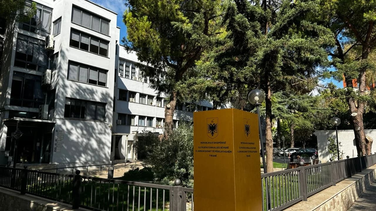 Problemi me pagat e magjistratëve/ Administrata e Gjykatës së Tiranës ankesë te Avokati i Popullit: Të verifikohet kush po bllokon pagesat
