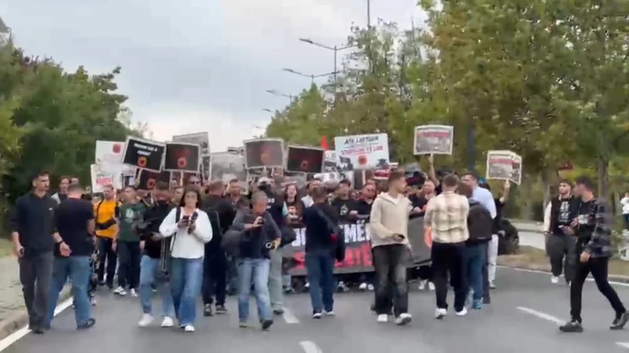 Dënimi me 81 vite burg në total për ish-krerët e UÇK-së, studentët e universiteteve të Kosovës nisin marshimin kundër aktgjykimeve të Dhomave të Specializuara