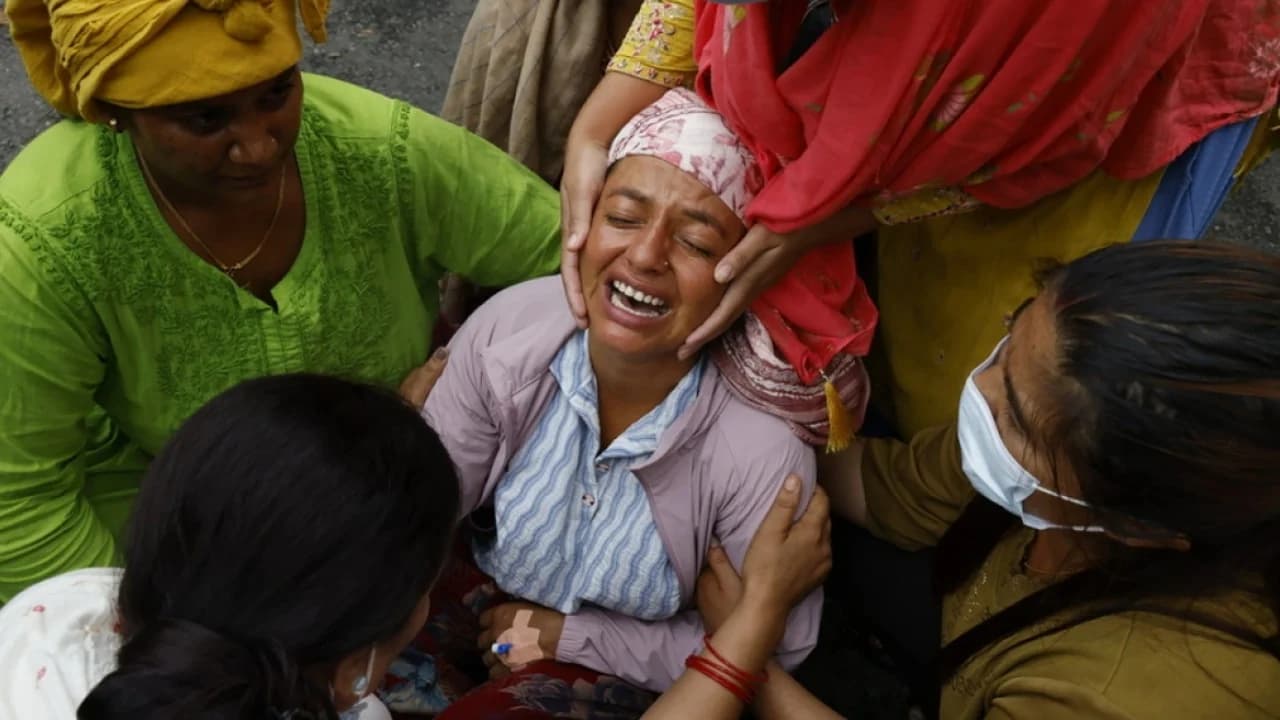 Thellohet bilanci tragjik në Nepal dhe Tibet, mbi 1,000 të vdekur dhe 4,462 të zhdukur