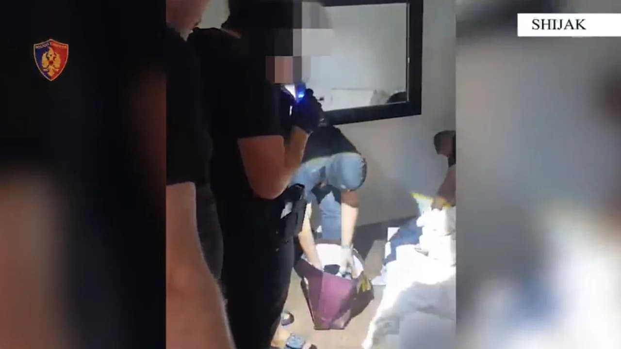 Plagosën rëndë 3 persona gjatë një konflikti, arrestohet 19-vjeçari në Shijak, vijon puna për kapjen e bashkëpunëtorit