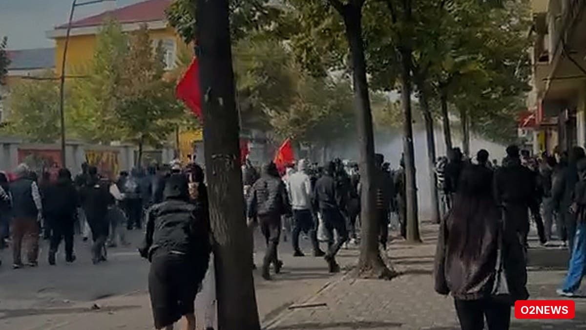 Ministria e Shëndetësisë: 14 të lënduar nga protesta; në mesin e tyre policë dhe të mitur