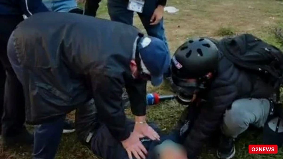 Protestues bie pa ndjenja pranë Kryeministrisë, policët i japin ndihmën e parë