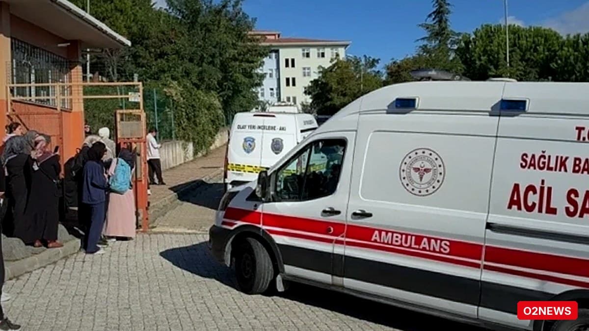 Sulm me thikë në shkollë në Stamboll: një nxënës vdes, tetë të plagosur
