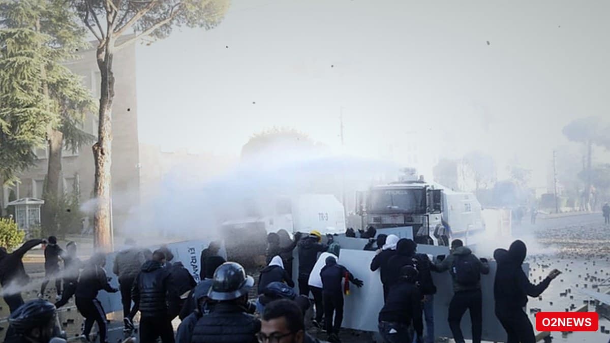 Tre kongresmenë amerikanë reagojnë për protestat në Shqipëri; Keith Self u bën thirrje udhëheqësve