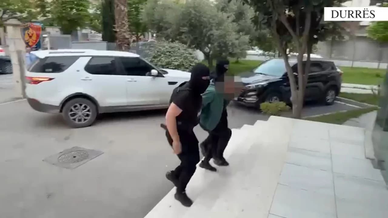 Gjenden 8 kilogram kanabis brenda banesës së pabanuar, arrestohet 30-vjeçari në Durrës