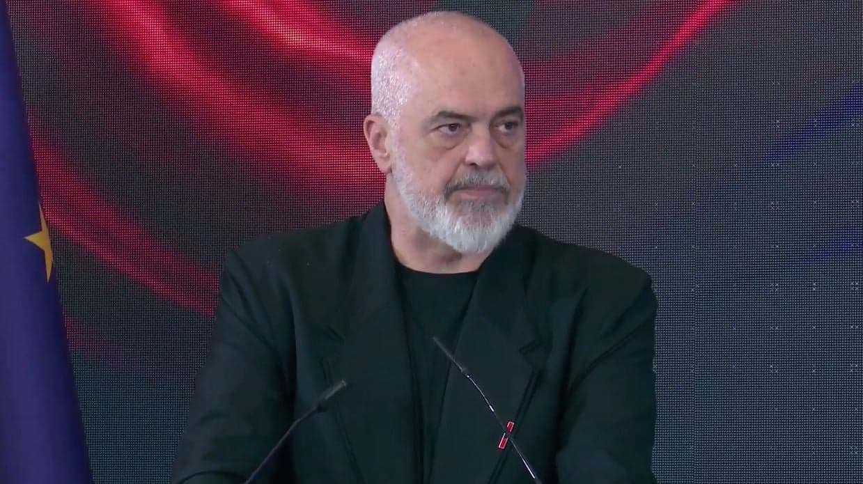 “Jeta ikën shumë shpejt miqtë e mi”, Rama citon Aleksandrin e Madh për të përcjellë mesazhin e fortë: As njeriu më i fuqishëm s’i ikën dot vdekjes