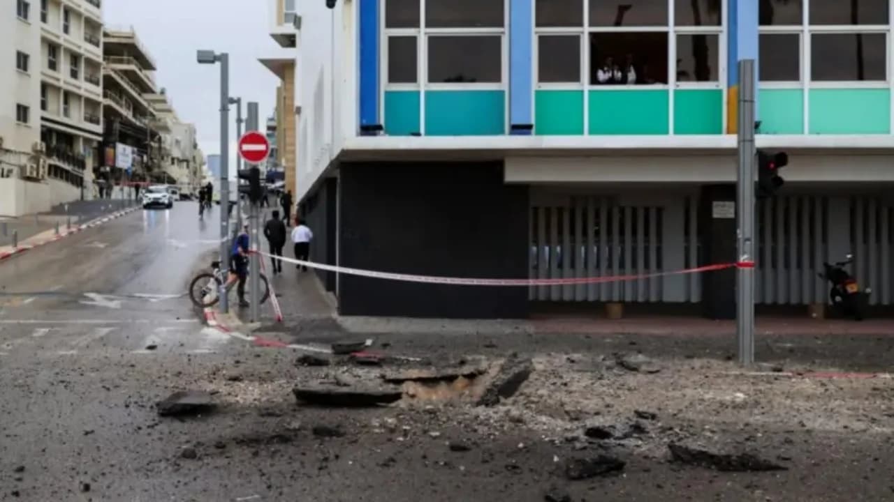Irani sulmon me raketa Izraelin, tre të plagosur në Tel Aviv, mes tyre një e mitur në gjendje të rëndë