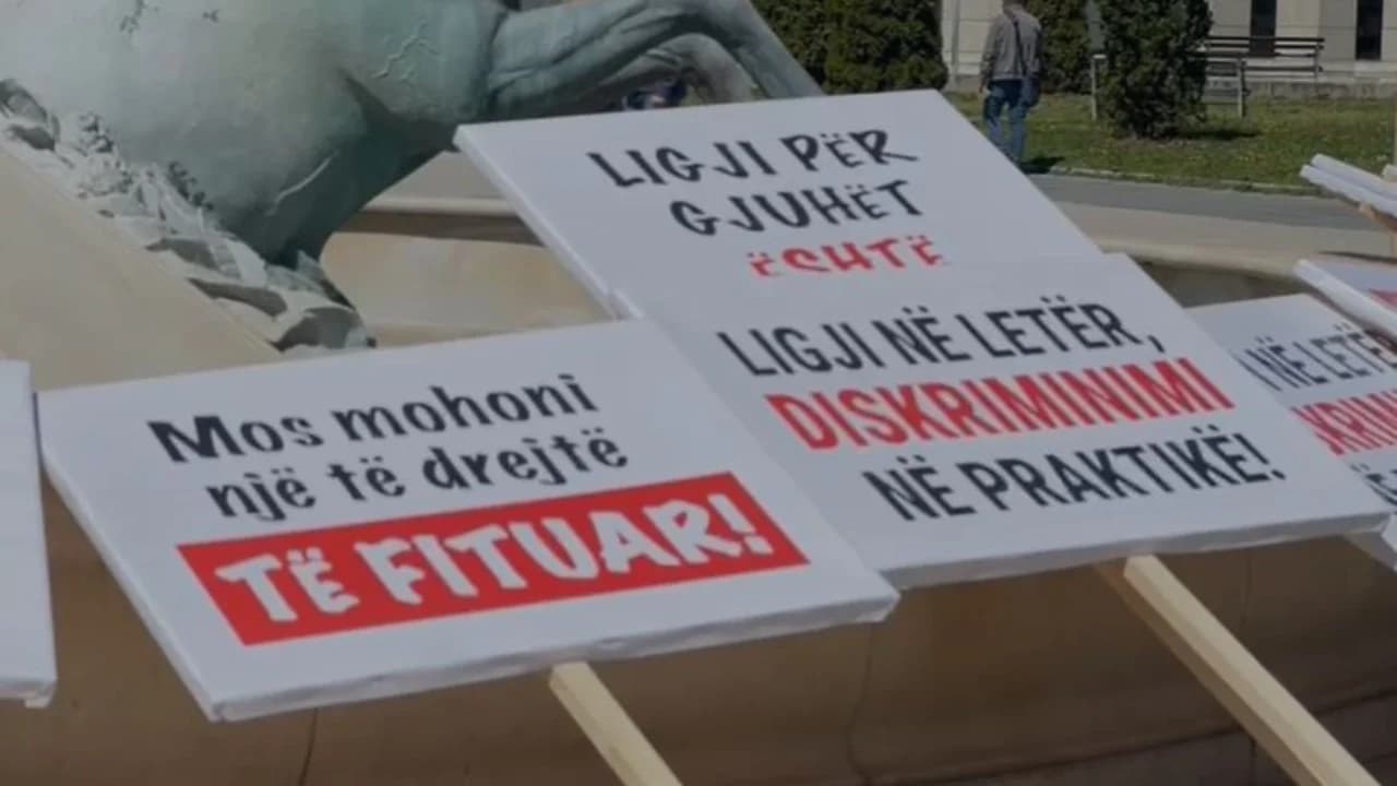 Çdo qytetar ka për detyrë të dijë gjuhën maqedonase”/ Organizatori i protestës së studentëve në Shkup i përgjigjet presidentes së RMV: Mos deformoni…