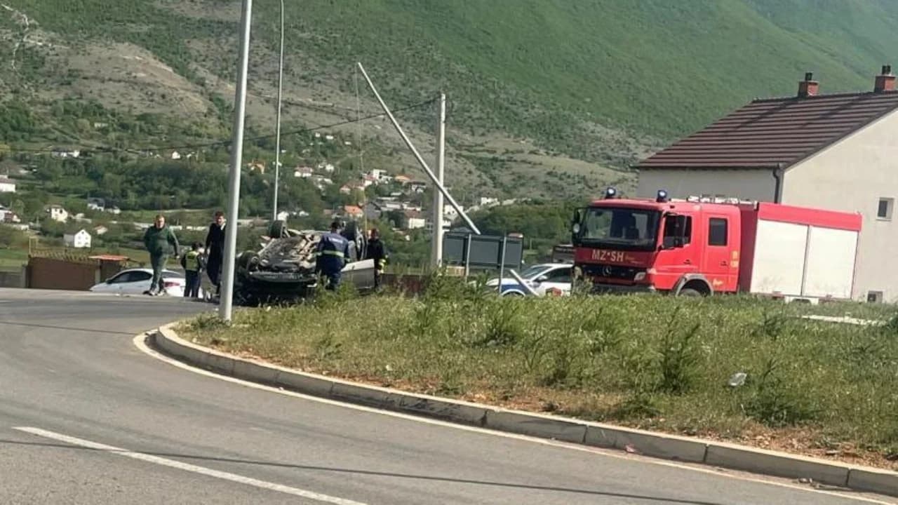 Aksident në Kukës/ Makina del nga rruga dhe përmbyset, detajet e para