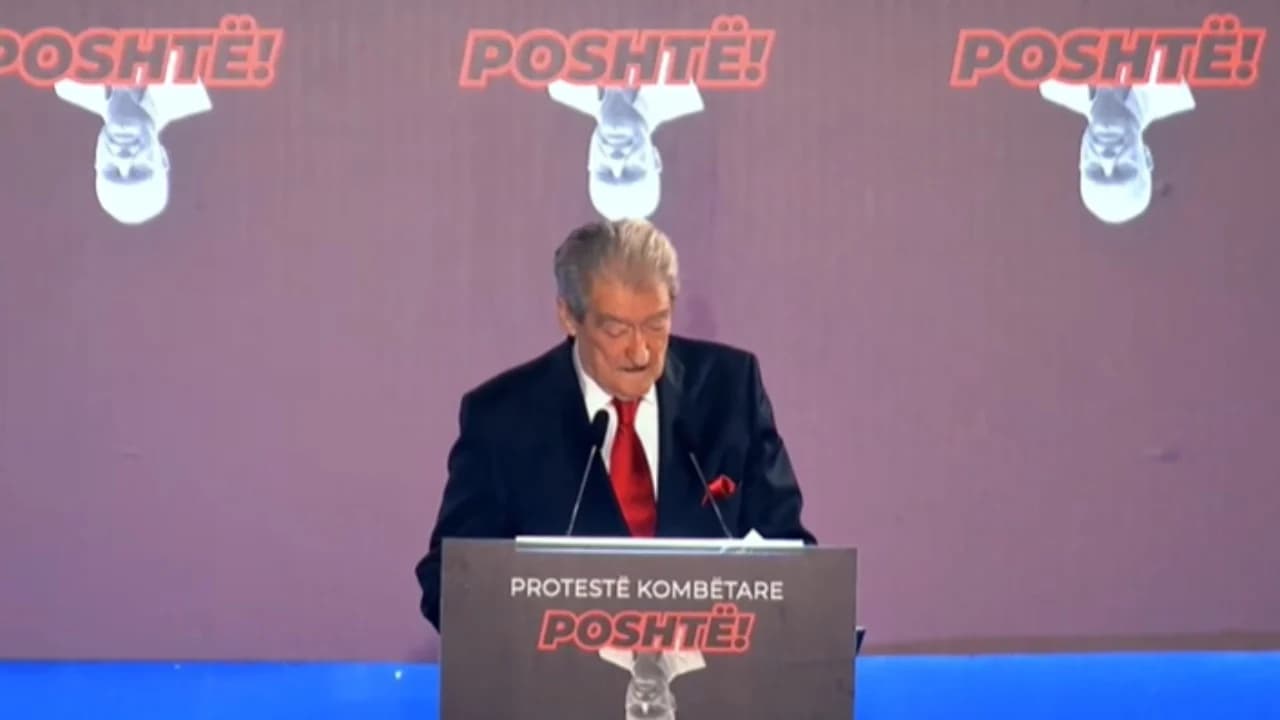 “Rrogat dhe pensionet më të ulëtat janë në vendin tonë”, Berisha gjatë protestës: PD-ja forca e vetme e pamposhtur