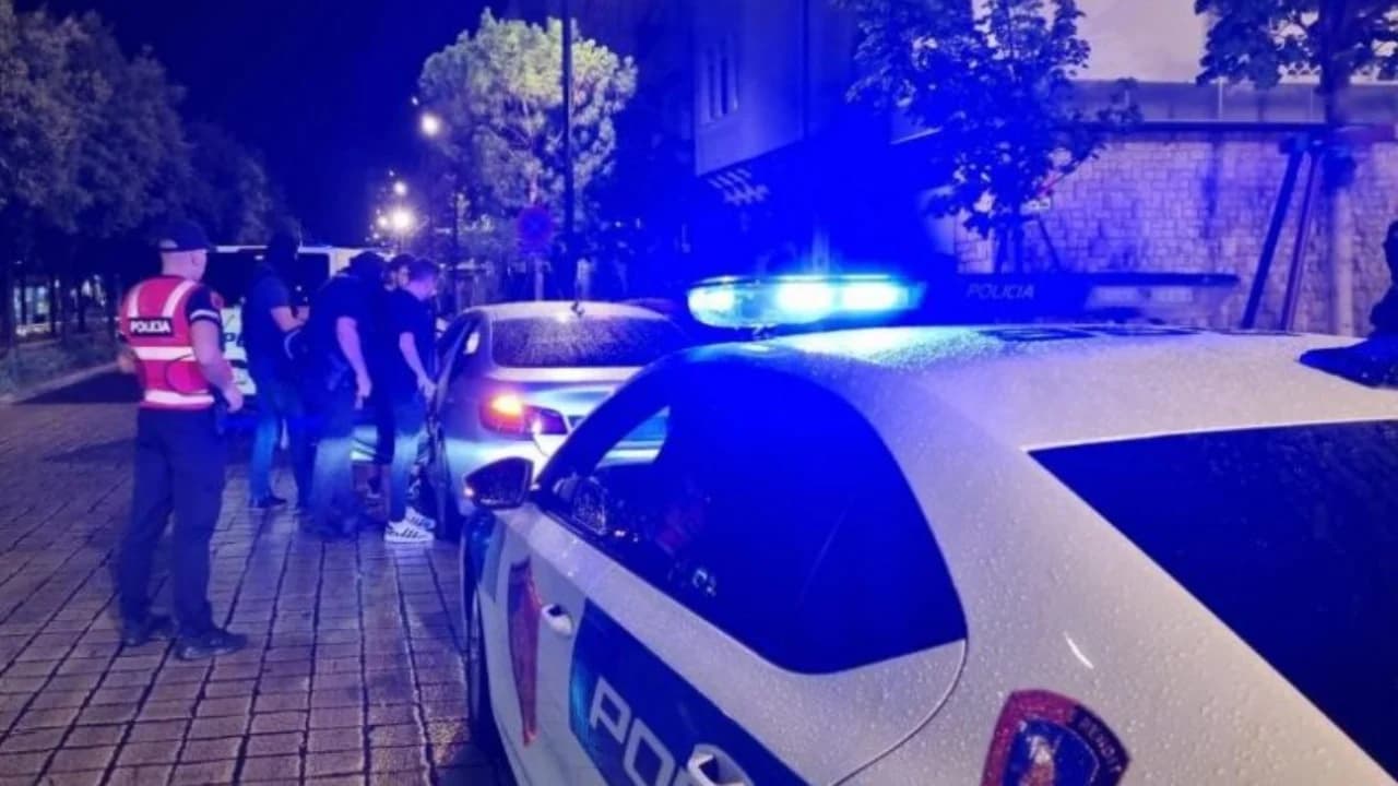 Të shtëna me armë zjarri në Kurbin, qëllohet drejt një automjeti, detajet e para
