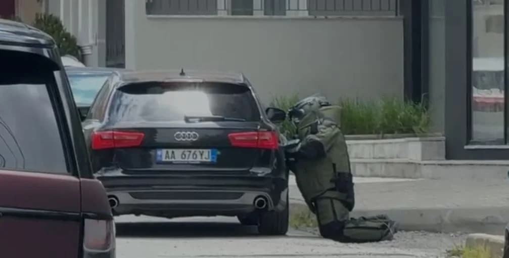 Alarm në Korçë/ Rrethohet lagjja 18, policia kontrollon automjetin pas dyshimeve për eksploziv