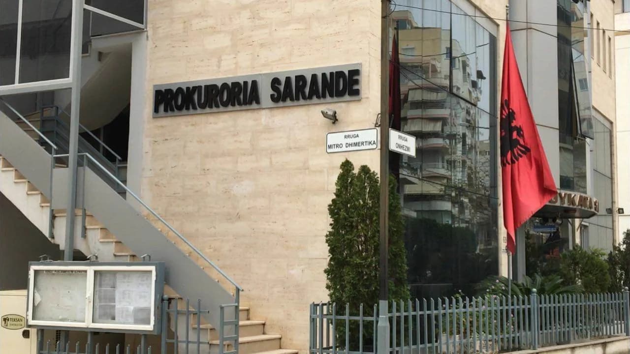 Po hetonte një çështje për kanabis, Prokuroria e Sarandës procedon oficerin: Rezultuan të dhëna për veprime të dyshuara korruptive
