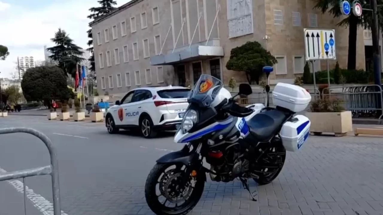 Protesta e opozitës para Kryeministrisë/ Policia merr masat, ja rrugët ku do të bllokohet lëvizja