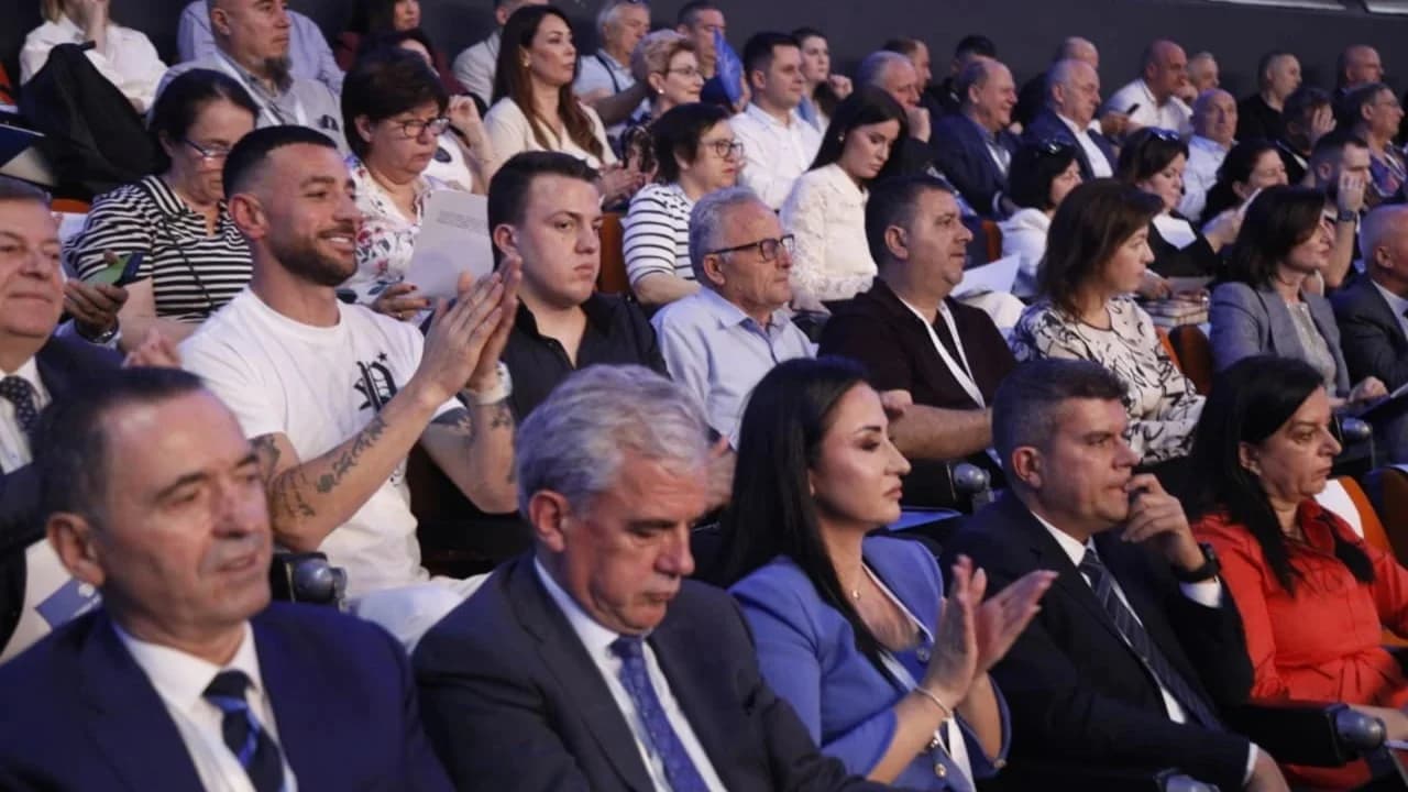 Nga Stresi te vajza e Nishanit, djali i Olldashit dhe Hajdarit, ja kush siguroi një vend si anëtar i Këshillit të PD