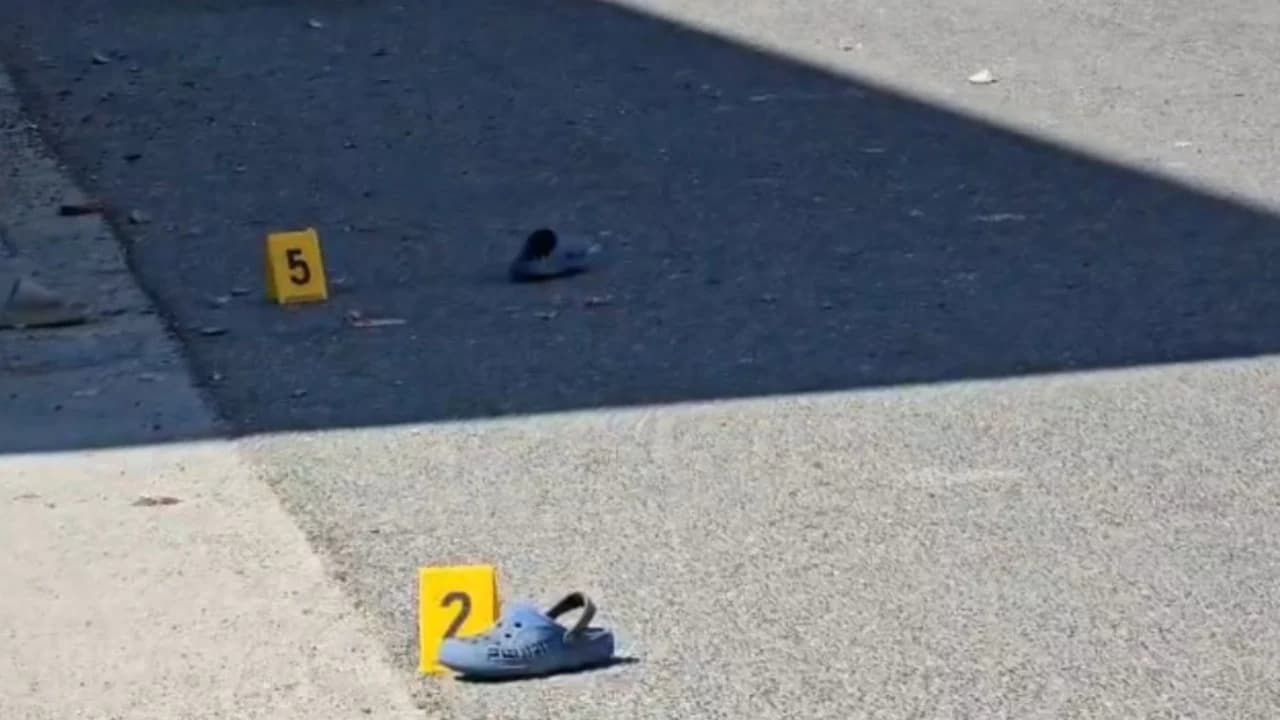 Tragjedia e Durrësit/ Përcillen në banesën e fundit fëmijët, policia largon nga banesa familjen e autorit