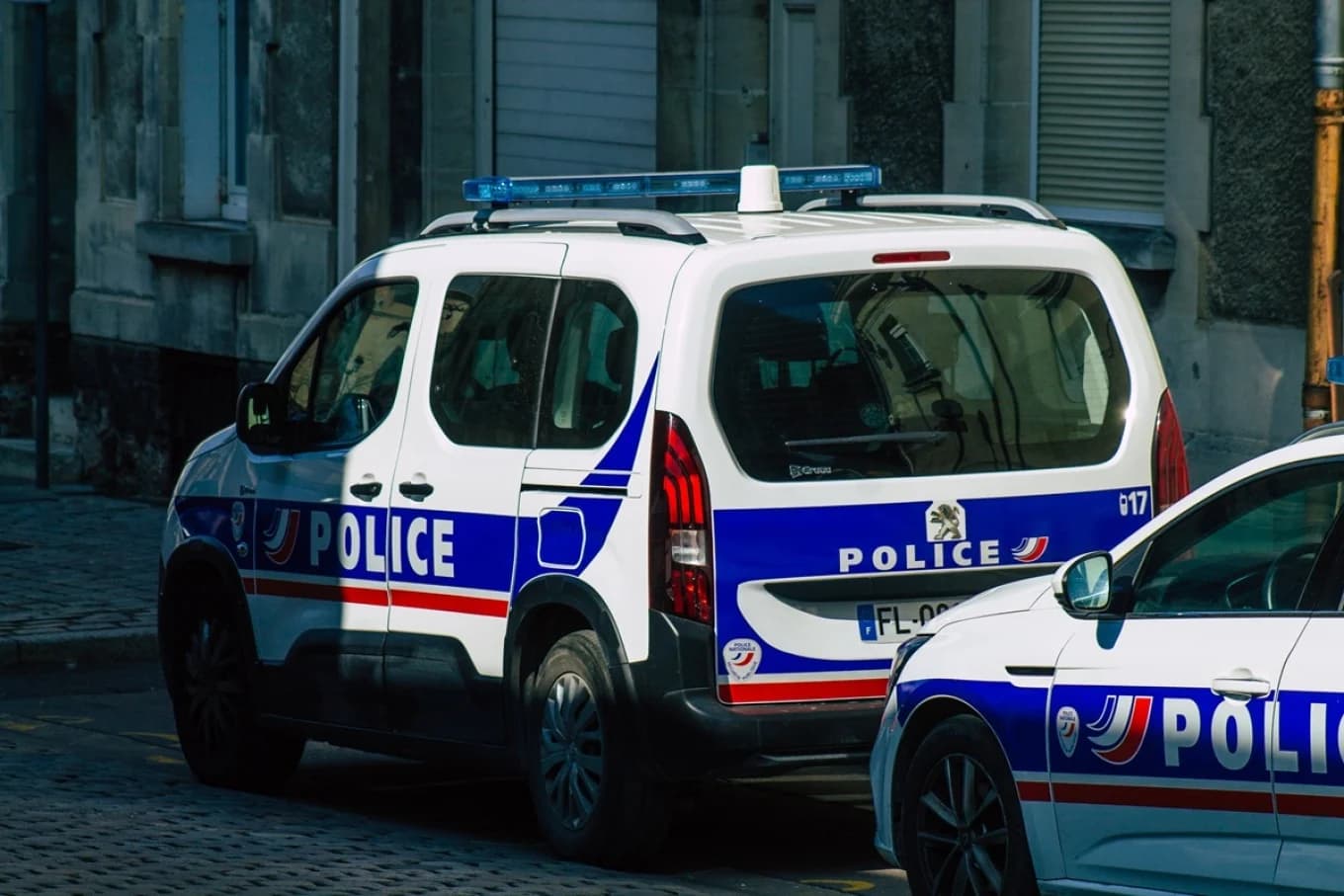 Të shtëna mes adoleshentëve në Francë/ Vritet një 15-vjeçar, dy të mitur plagosen në Nantes
